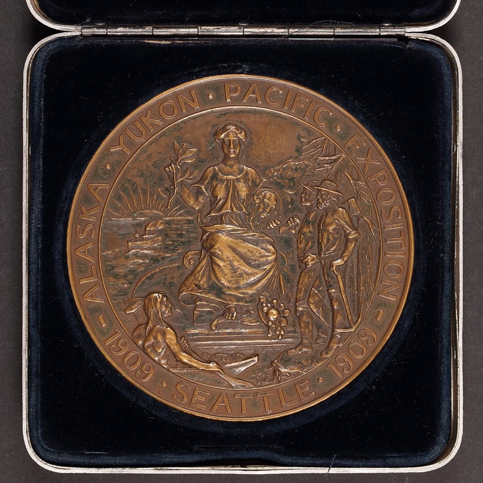 Front of a Silver medal from the Alaska-Pacific-Yukon Exposition.